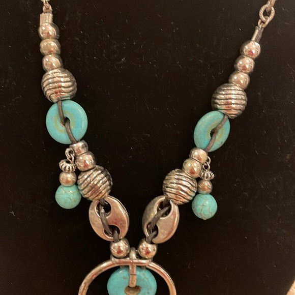 Vintage Silver Tone Turquoise Beaded Large Pendant Statement Necklace - Picture 2 of 4